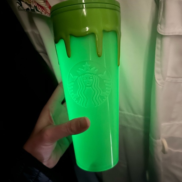 Starbucks Bright Green Reusable Tumbler with Matching Lid - Picture 2 of 3